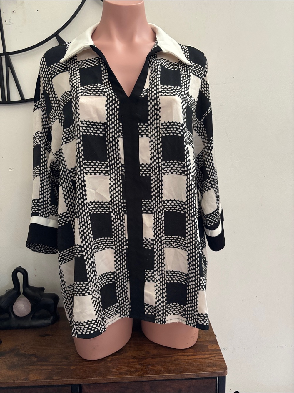 #293 Black & White Graphic Tunic
